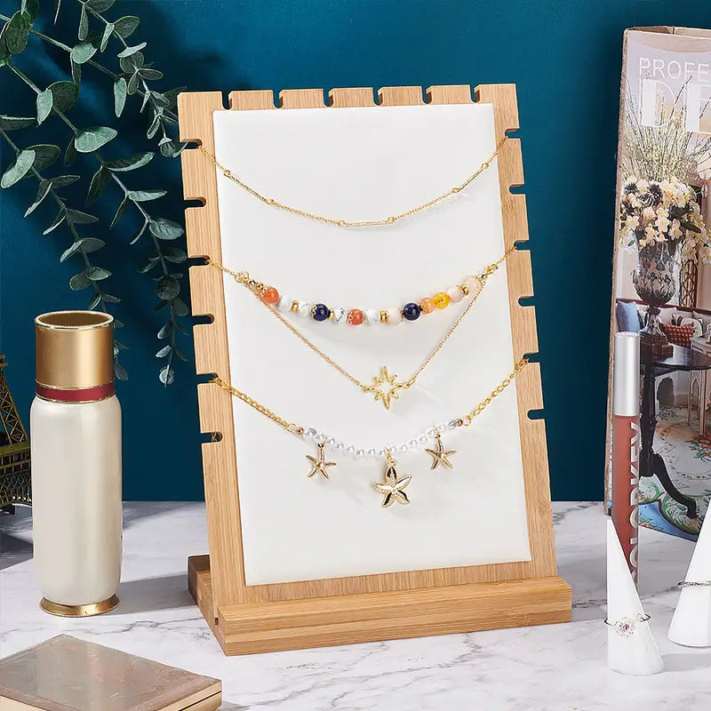 Présentoir à Colliers en Bois – Support Chic et Naturel pour Bijoux au Maroc