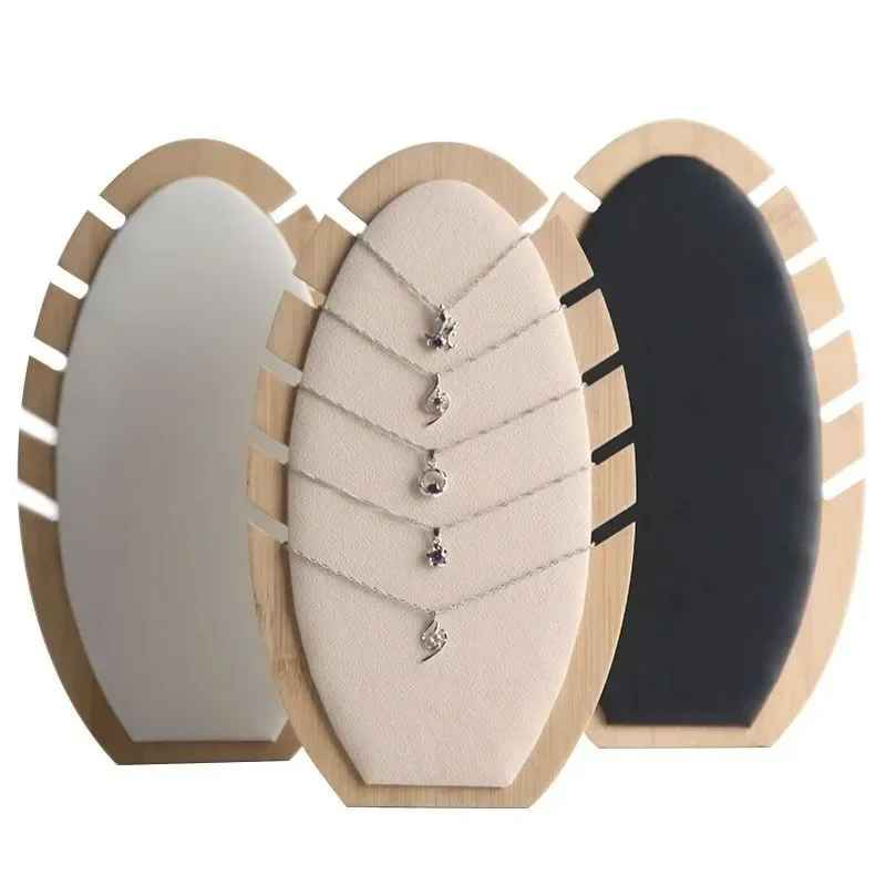 Présentoir à Colliers en Bois Bambou – Support Bijoux Élégant et Durable au Maroc