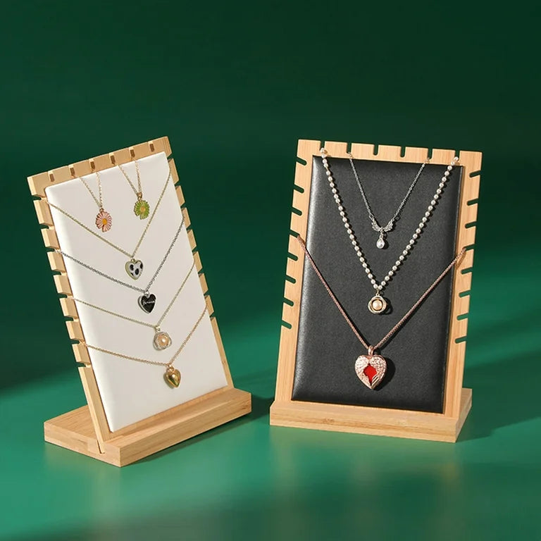 Présentoir à Colliers en Bois – Support Chic et Naturel pour Bijoux au Maroc
