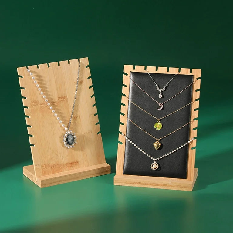 Présentoir à Colliers en Bois – Support Chic et Naturel pour Bijoux au Maroc